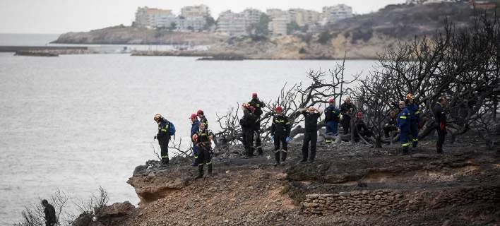 «Πήραν τα παιδιά από το χέρι και έφυγαν για το Κόκκινο λιμανάκι. Από εκεί θα σώζονταν»